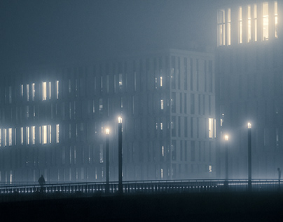 В Екатеринбурге на площади 300 квадратных метров загорелся торговый комплекс