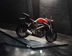 BMW Motorrad выпустила новое поколение супербайка BMW S 1000 RR